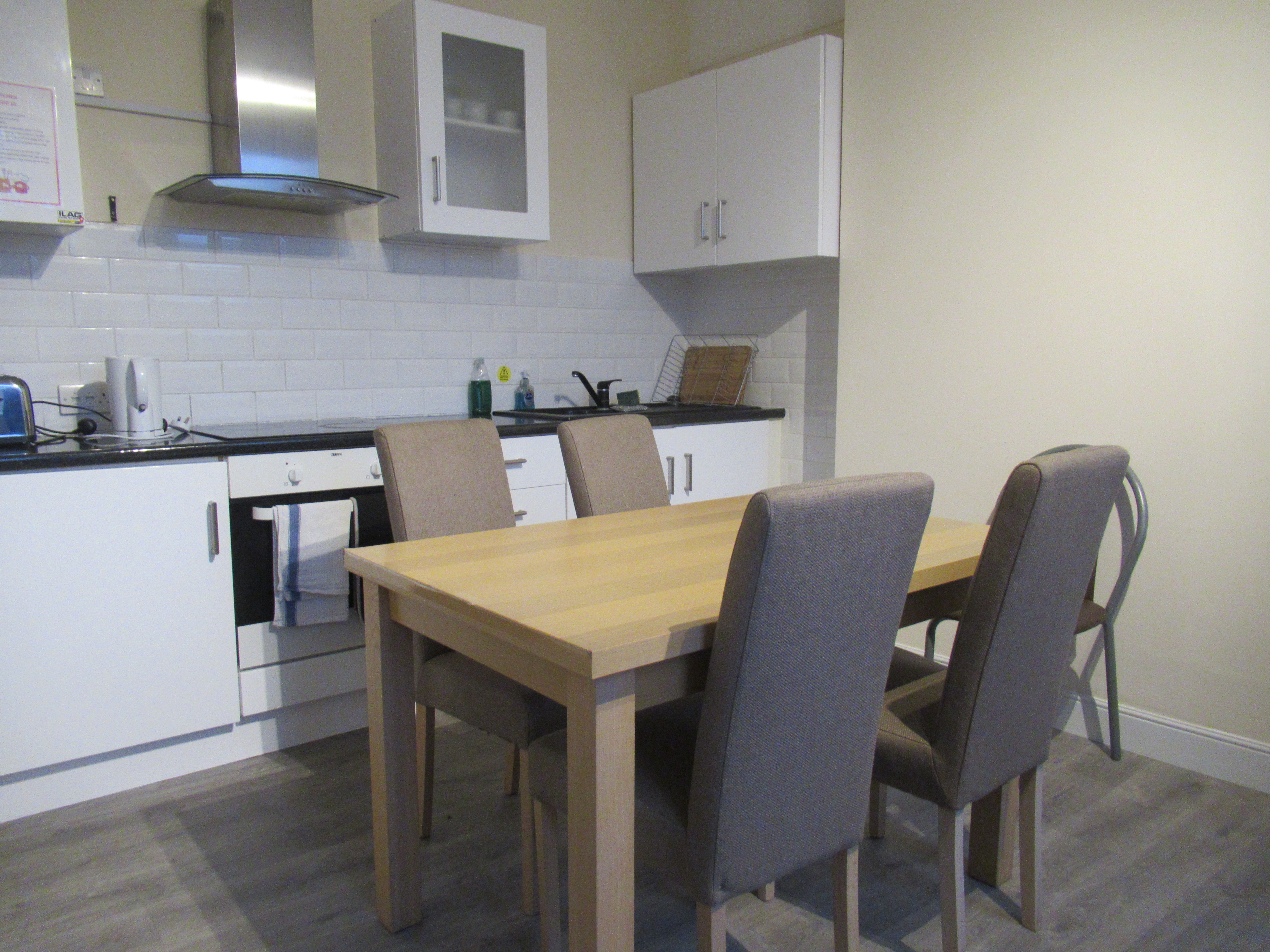 Lennard House apartment kitchen